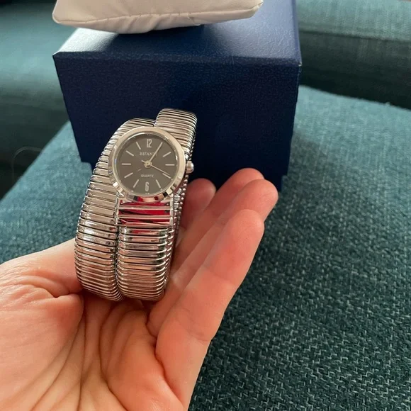 NEW Rocky IV Adrian Balboa Talia Shire Serpentine Snake Watch Silver/ Gray Face - Picture 4 of 7